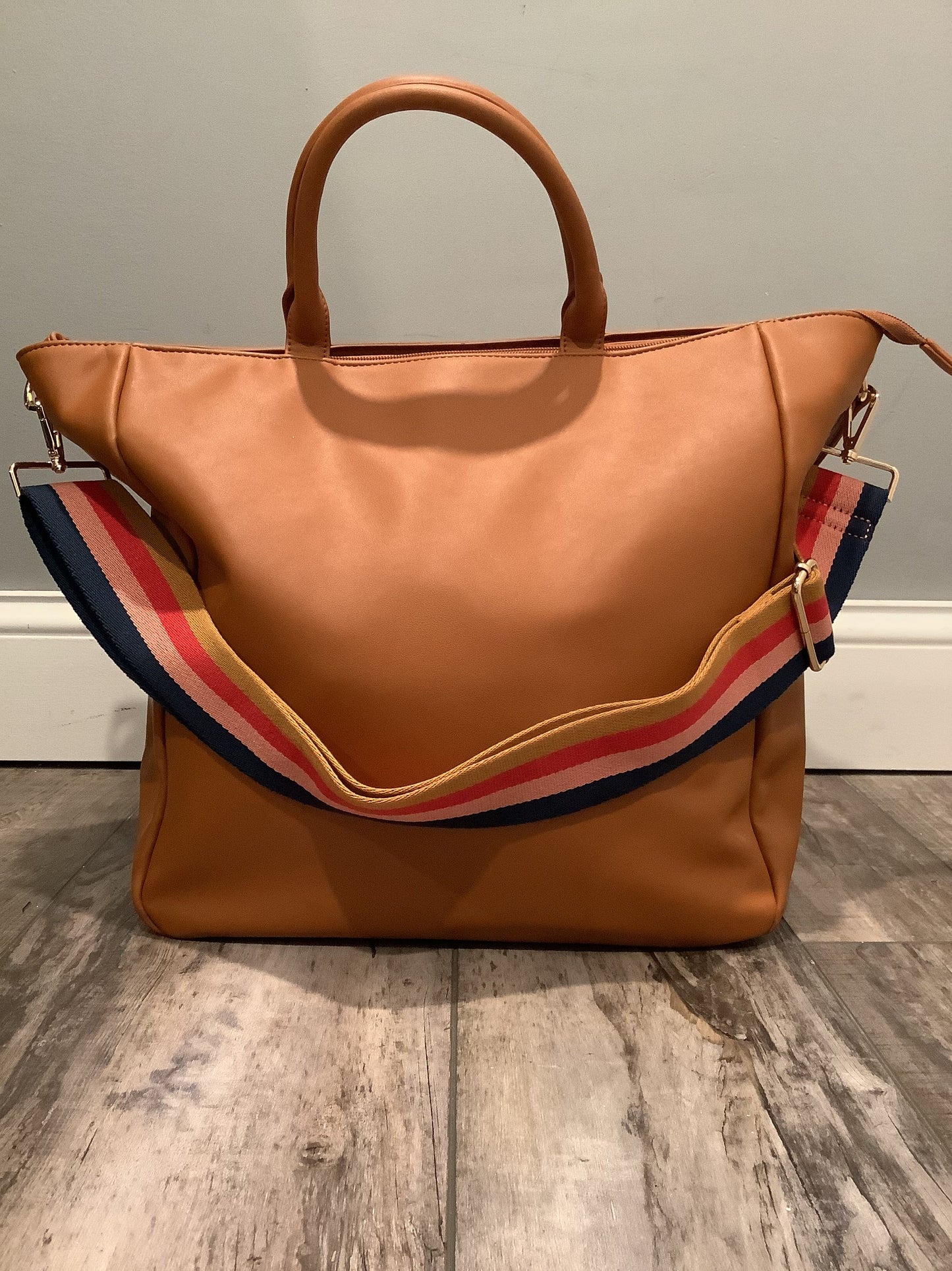 Vegan Leather Shoulder Bag - Camel
