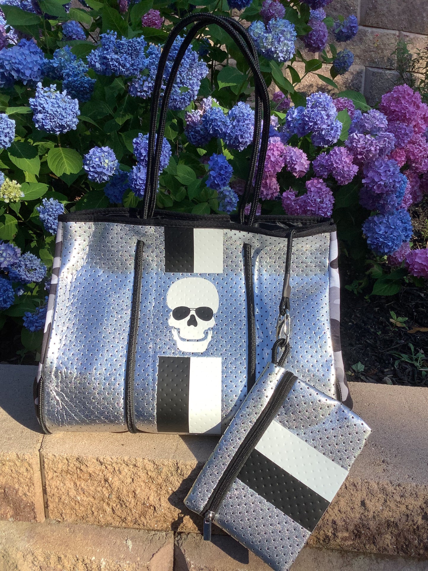 Silver Metallic Skull with Camo Side Panels Neoprene Tote 💀