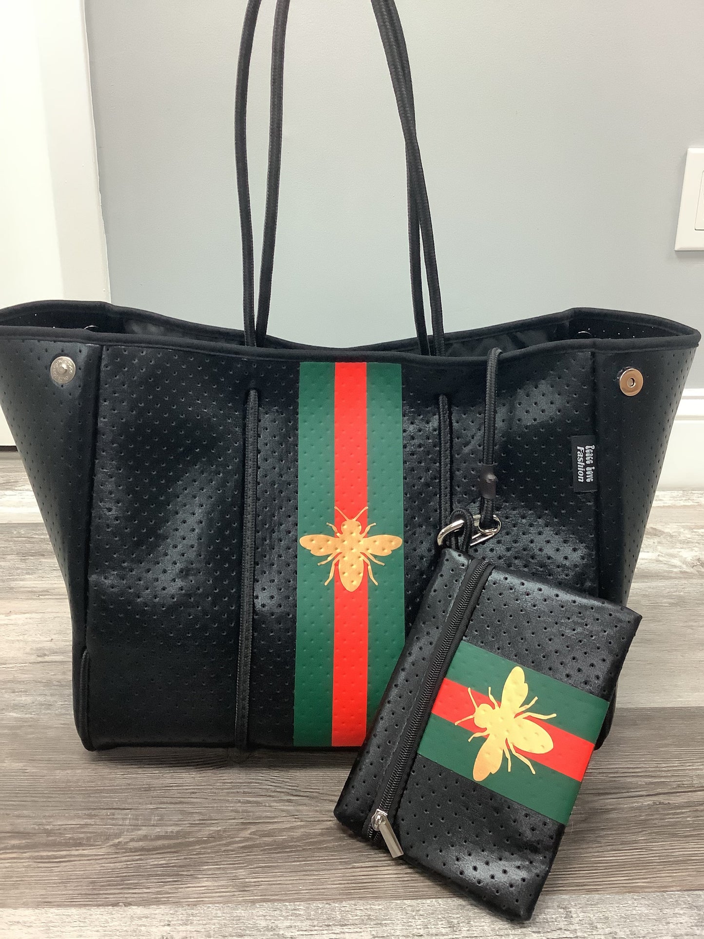 Black Metallic Neoprene Tote with Gold Bee ❤️🐝💚