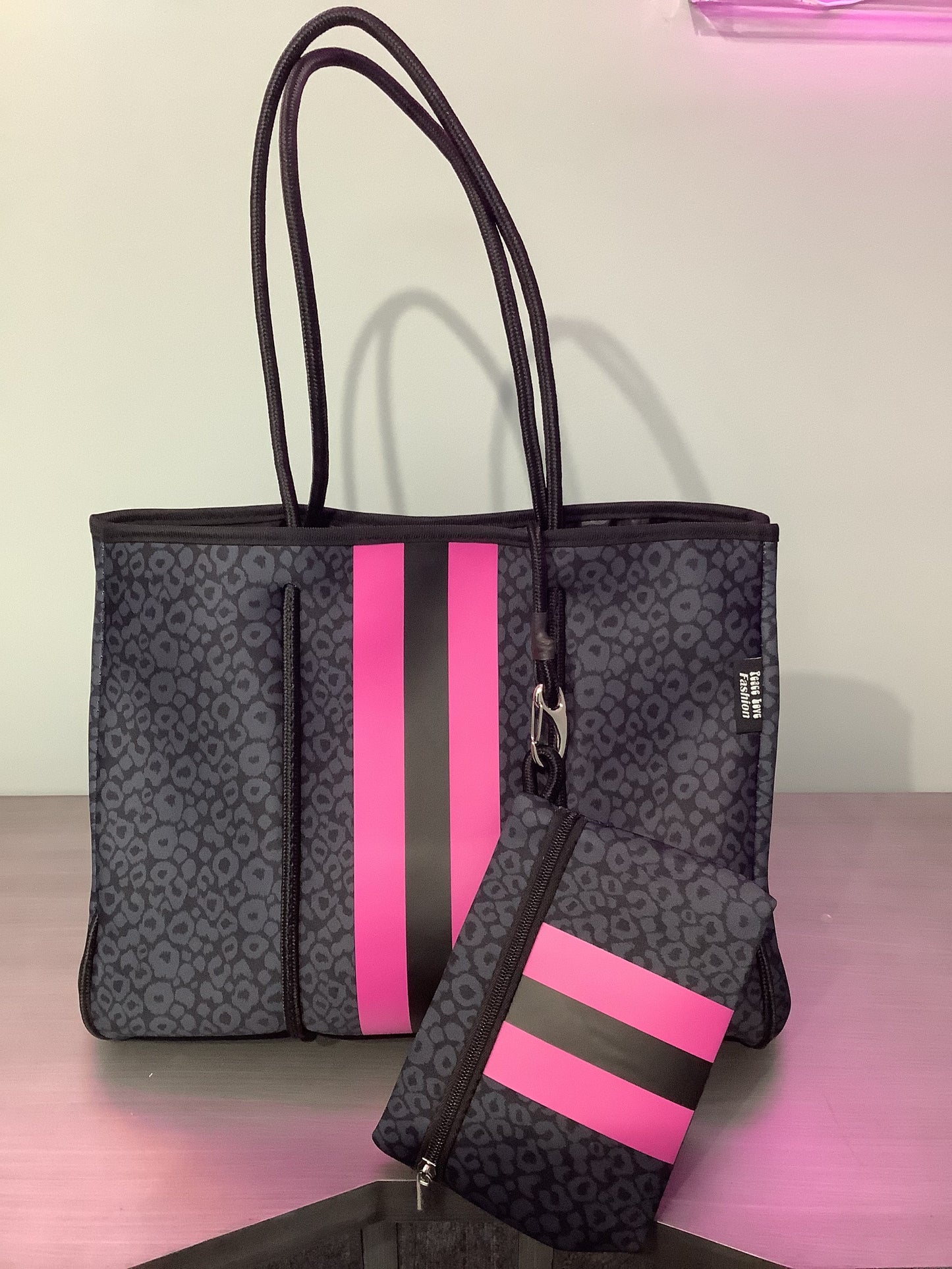 Black Leopard w/ Pink Stripe Neoprene Tote 💗🖤