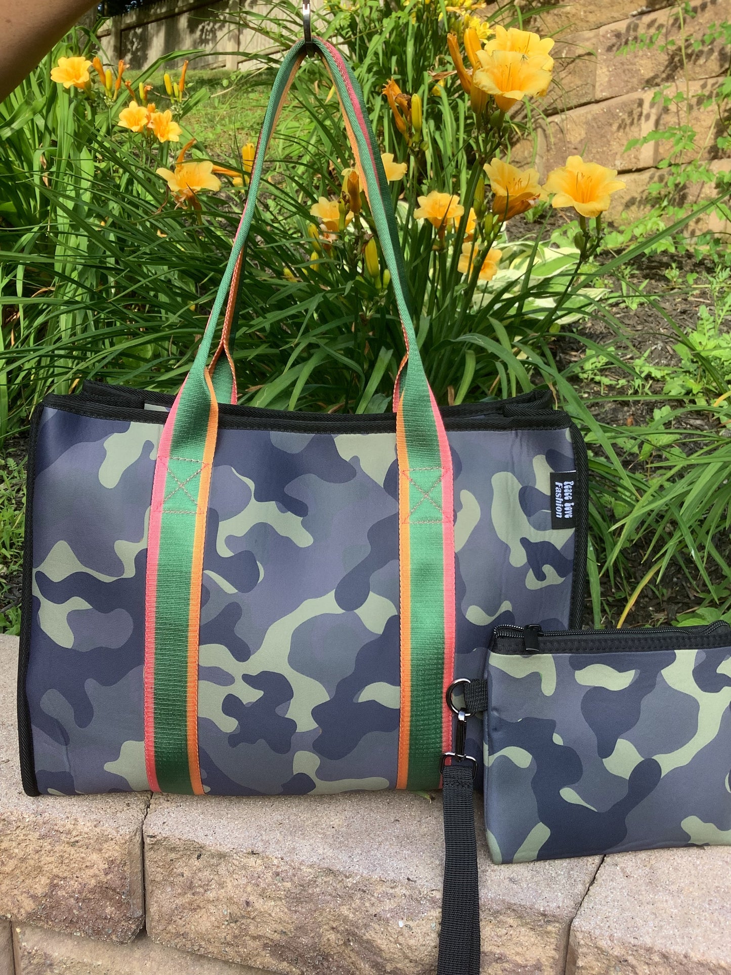 Army Camo with Black Star Neoprene Tote – Peace Love Fashion